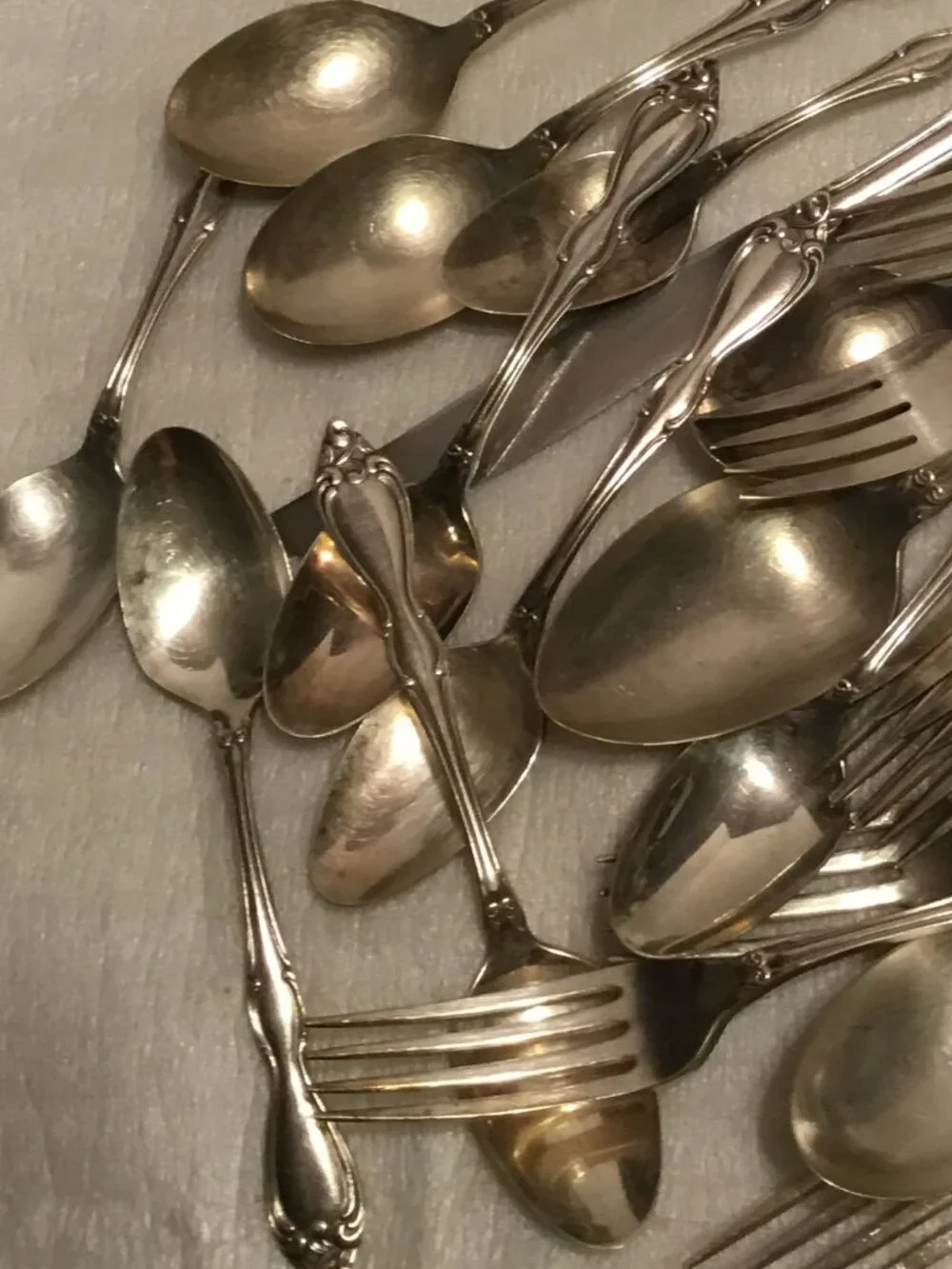 Vintage 1949 William Rogers Oneida silverware 36 pieces Old South II pattern